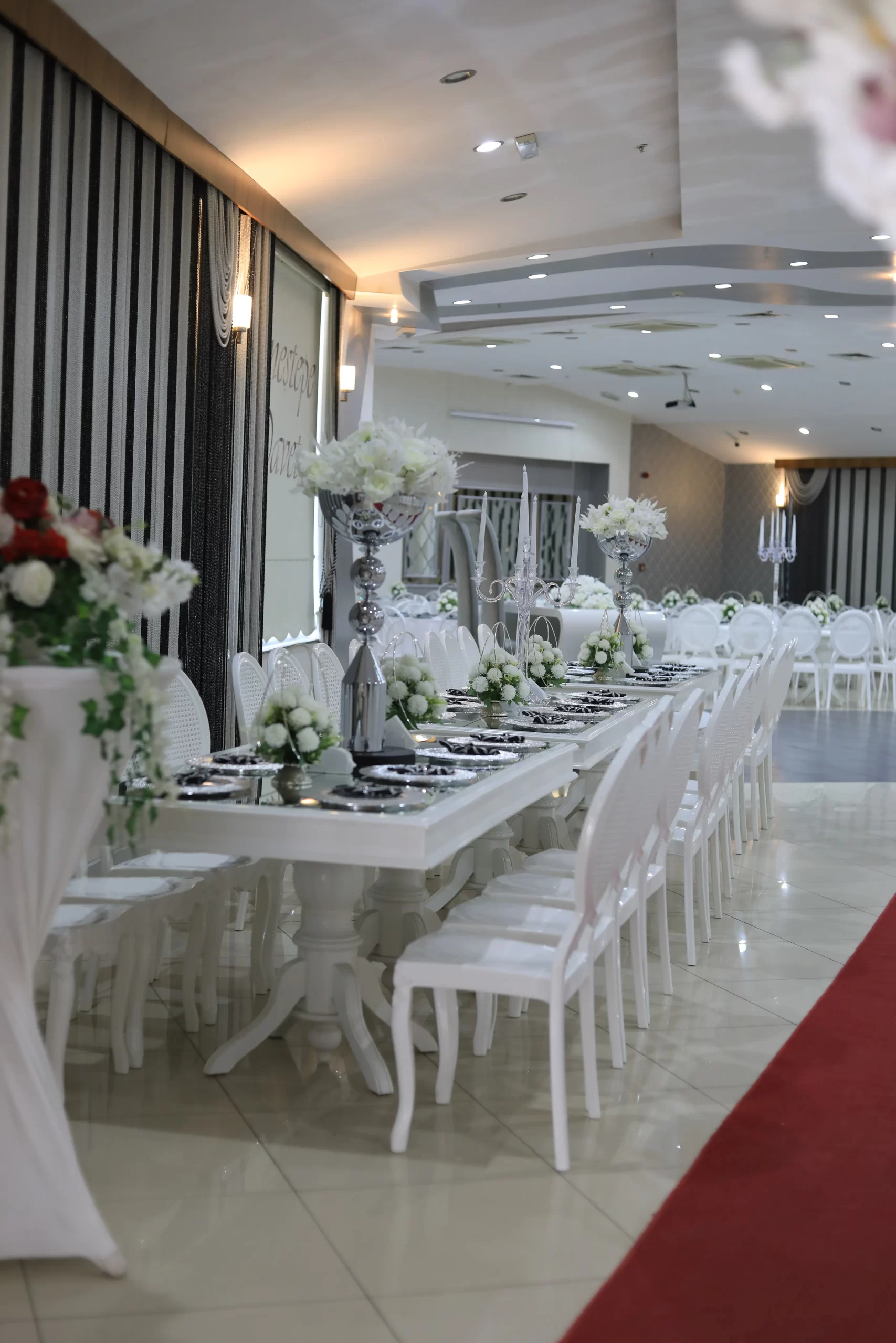 Bursa düğün salonu Salon Teras — Güneştepe Davet masa düzeni